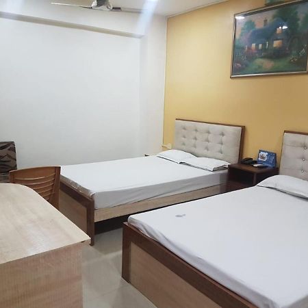 Jimmy Guest House Калькутта Экстерьер фото
