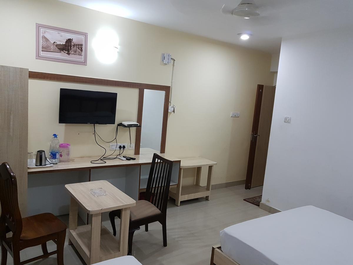 Jimmy Guest House Калькутта Экстерьер фото