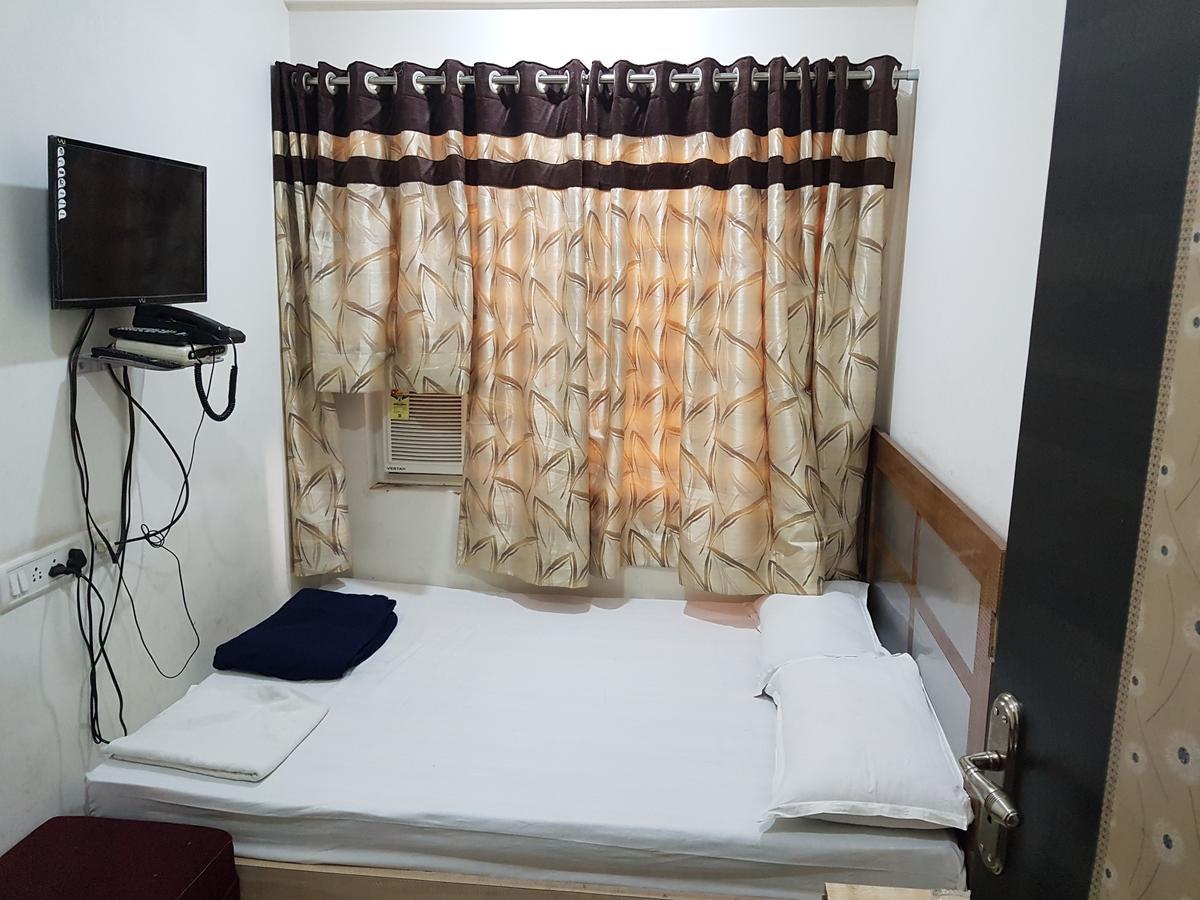 Jimmy Guest House Калькутта Экстерьер фото